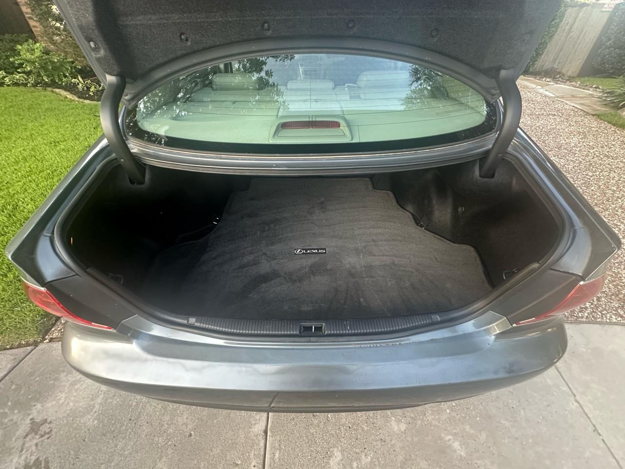 Lexus ES 330 4dr Sdn 2005