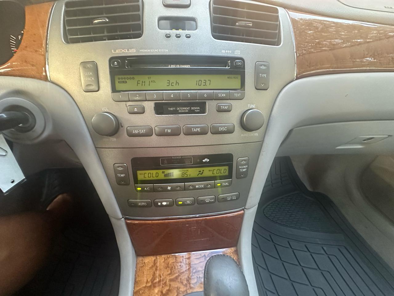 Lexus ES 330 4dr Sdn 2005