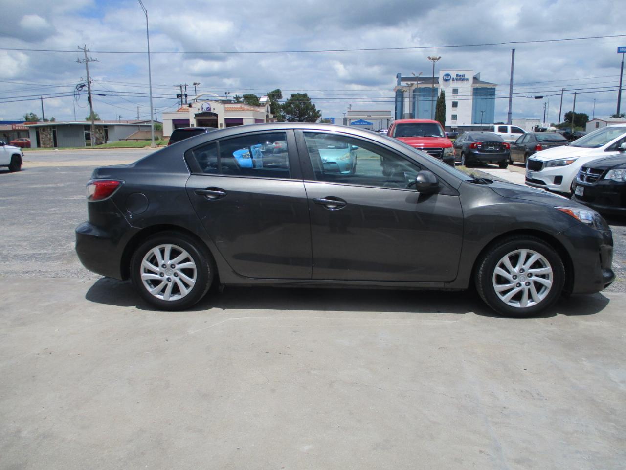 Mazda MAZDA3 4dr Sdn Auto i Touring 2012