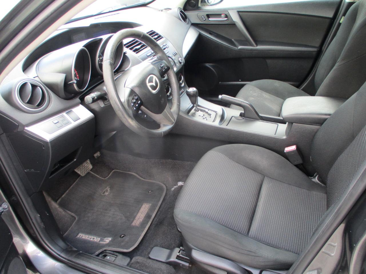 Mazda MAZDA3 4dr Sdn Auto i Touring 2012