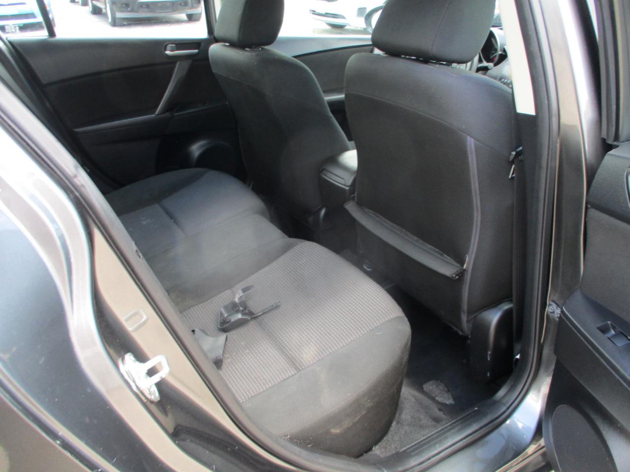 Mazda MAZDA3 4dr Sdn Auto i Touring 2012