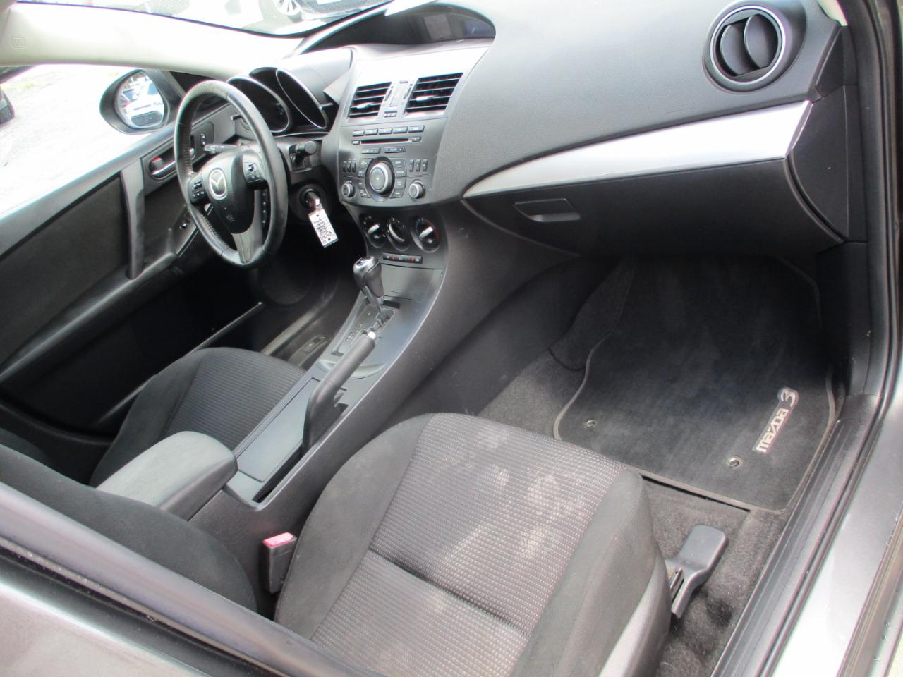 Mazda MAZDA3 4dr Sdn Auto i Touring 2012