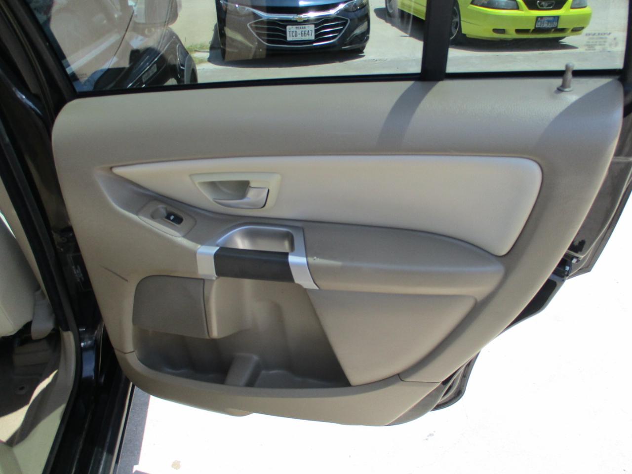 Volvo XC90 FWD 4dr I6 w/Snrf/3rd Row 2008