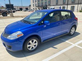Nissan Versa 5dr HB I4 CVT 1.8 SL 2009
