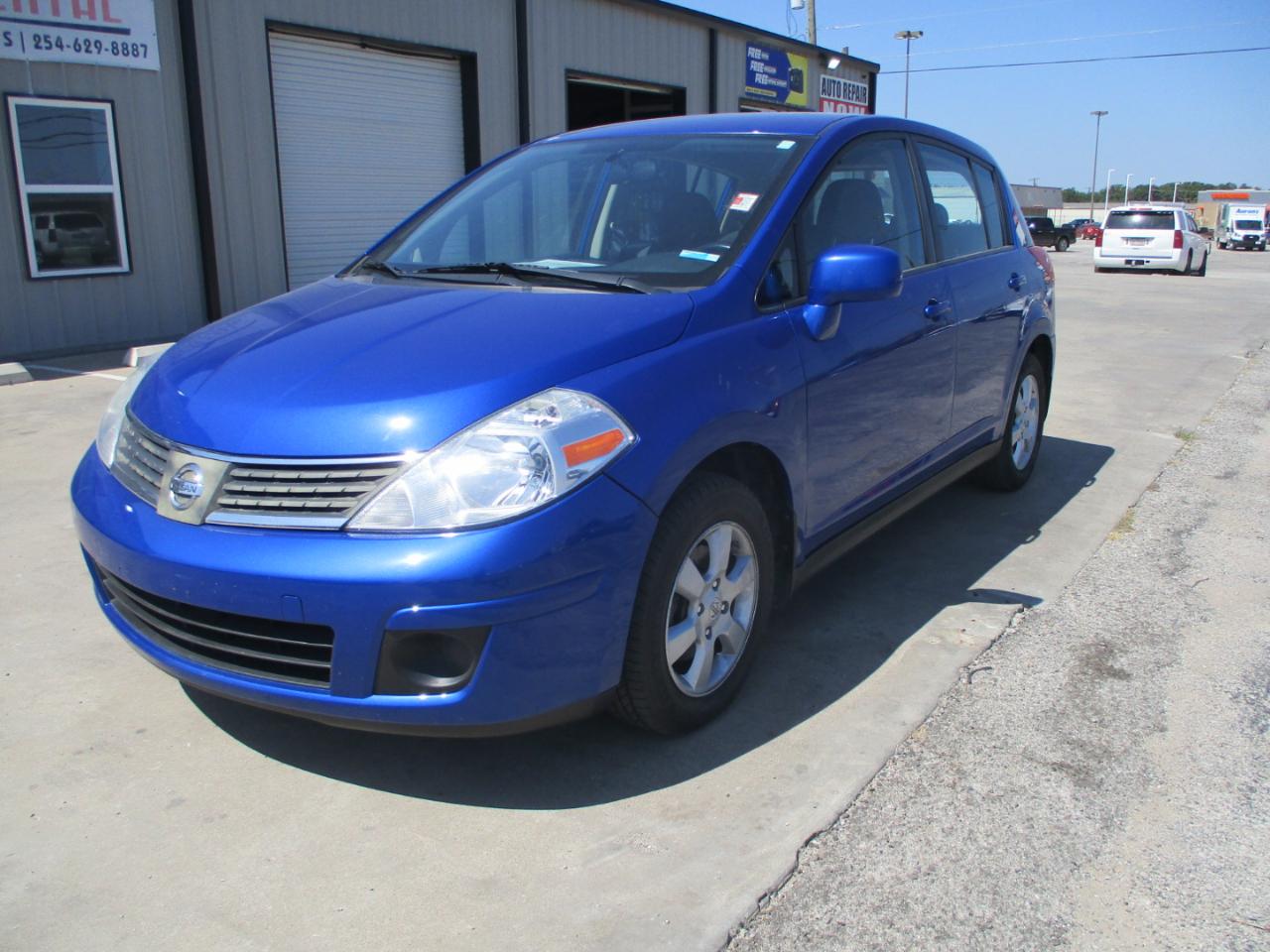 2009 Nissan Versa 5dr HB I4 CVT 1.8 SL