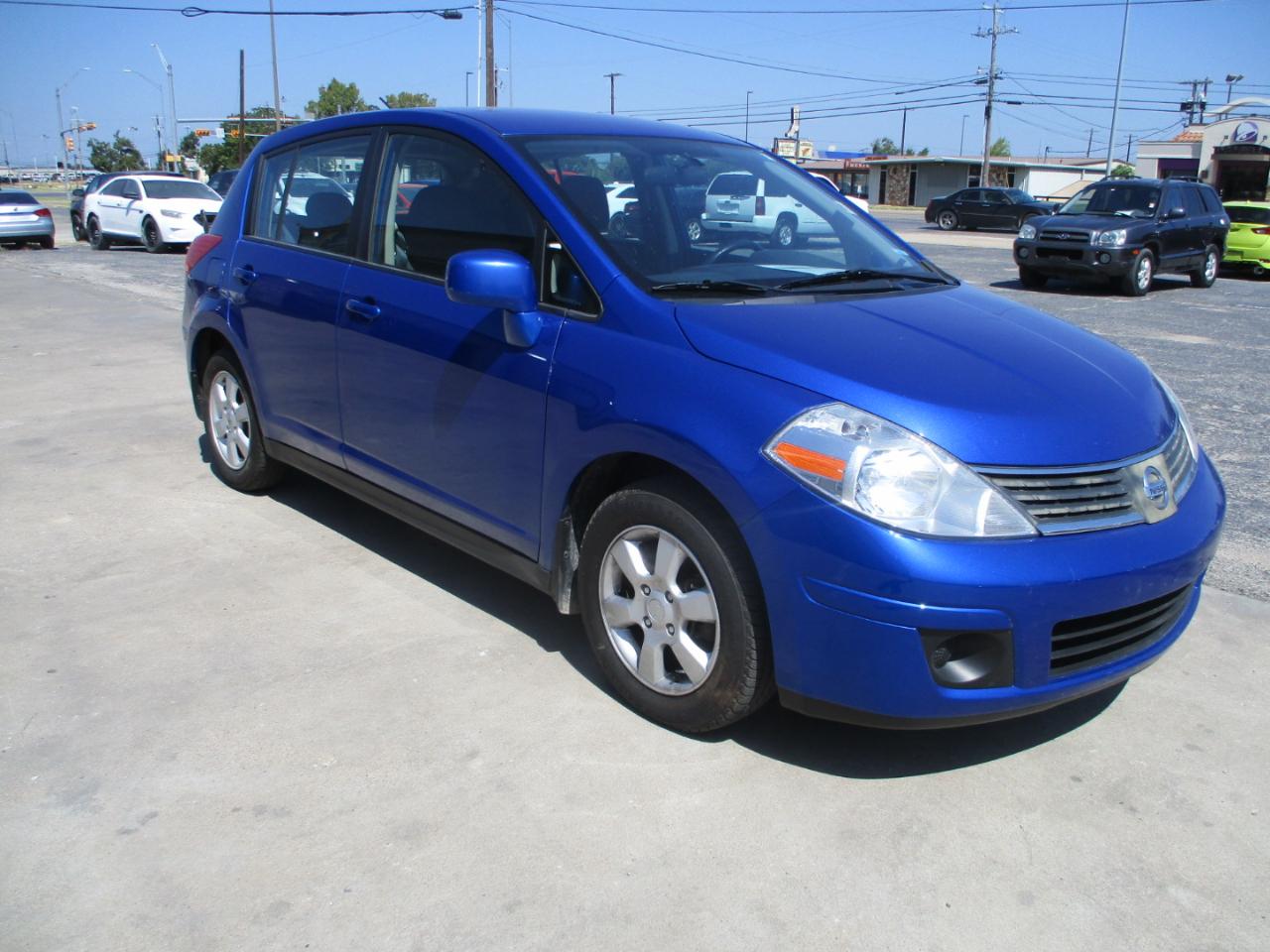 Nissan Versa 5dr HB I4 CVT 1.8 SL 2009
