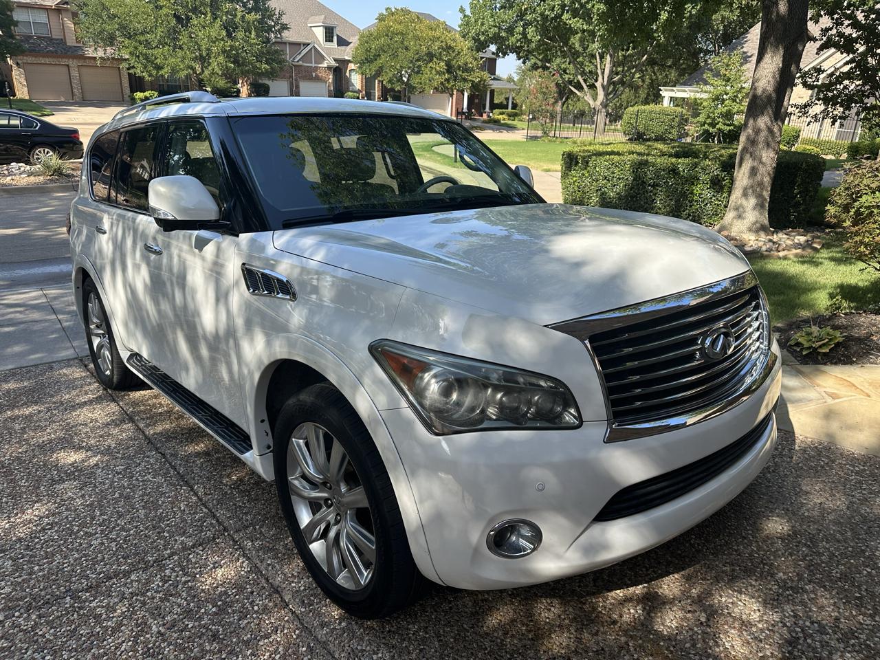 Infiniti QX56 4WD 4dr 7-passenger 2012