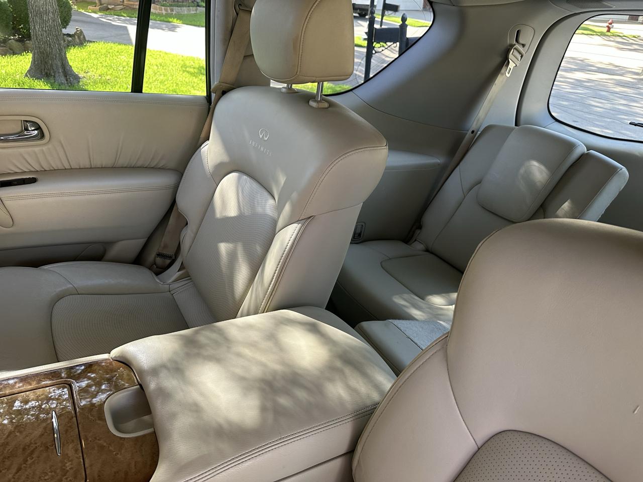 Infiniti QX56 4WD 4dr 7-passenger 2012