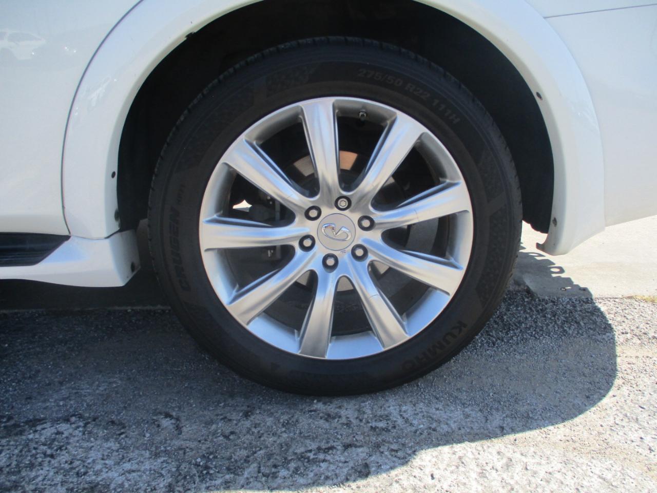 Infiniti QX56 4WD 4dr 7-passenger 2012