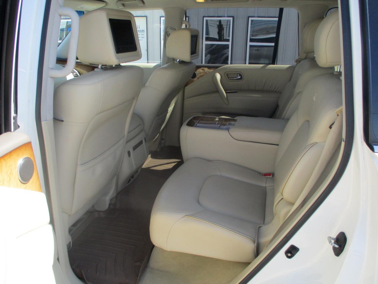 Infiniti QX56 4WD 4dr 7-passenger 2012