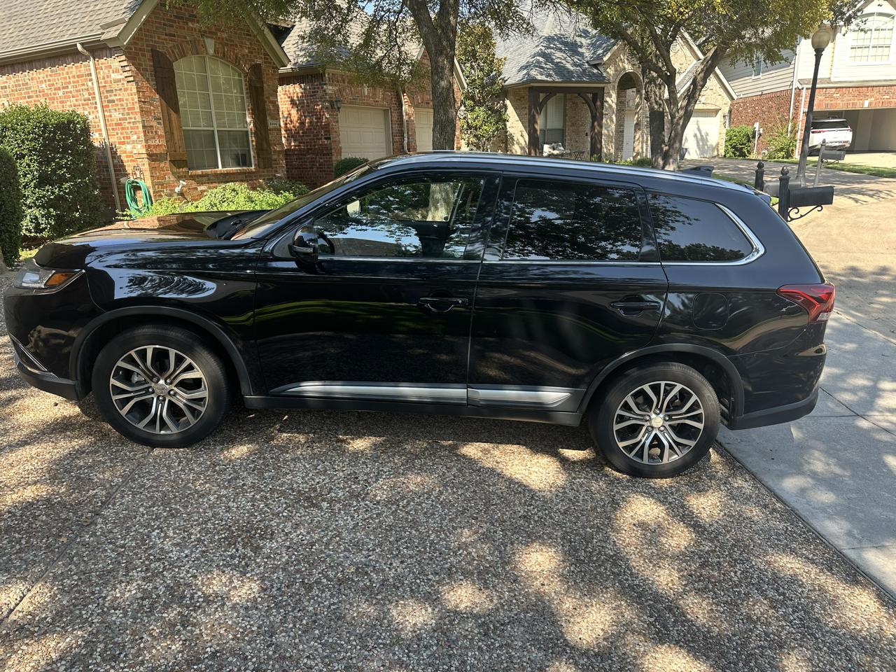 Mitsubishi Outlander SEL FWD 2017