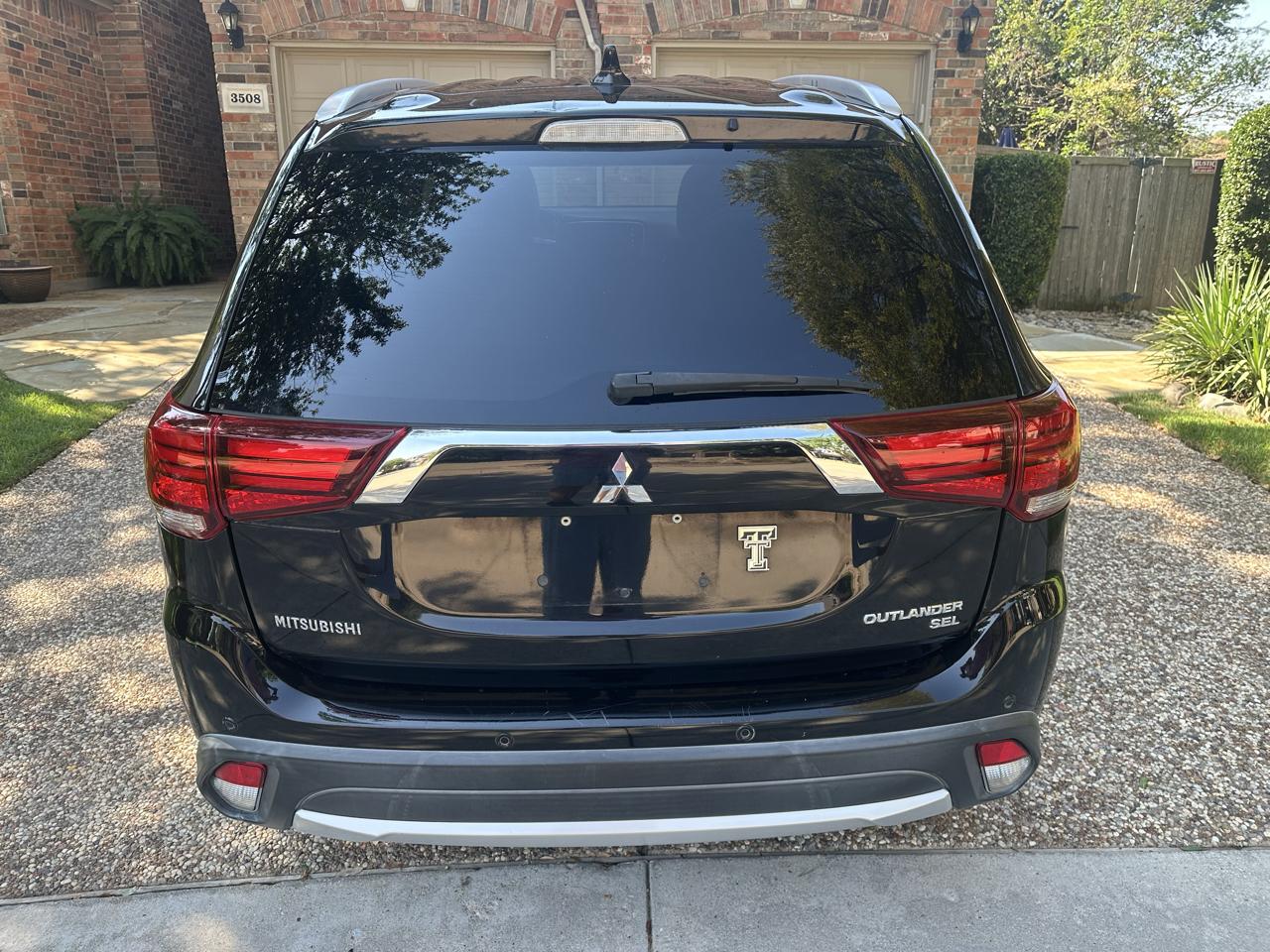 Mitsubishi Outlander SEL FWD 2017