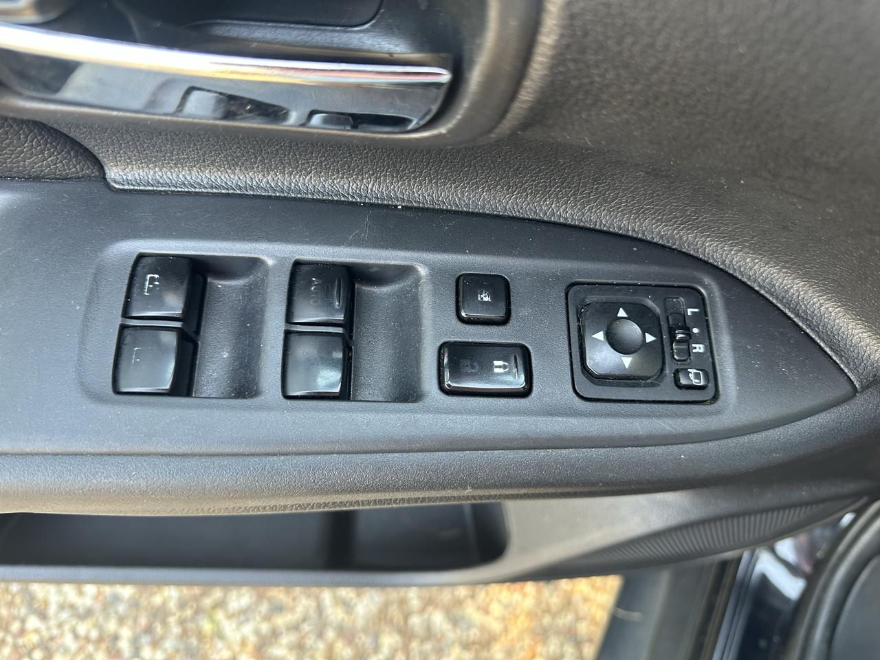 Mitsubishi Outlander SEL FWD 2017