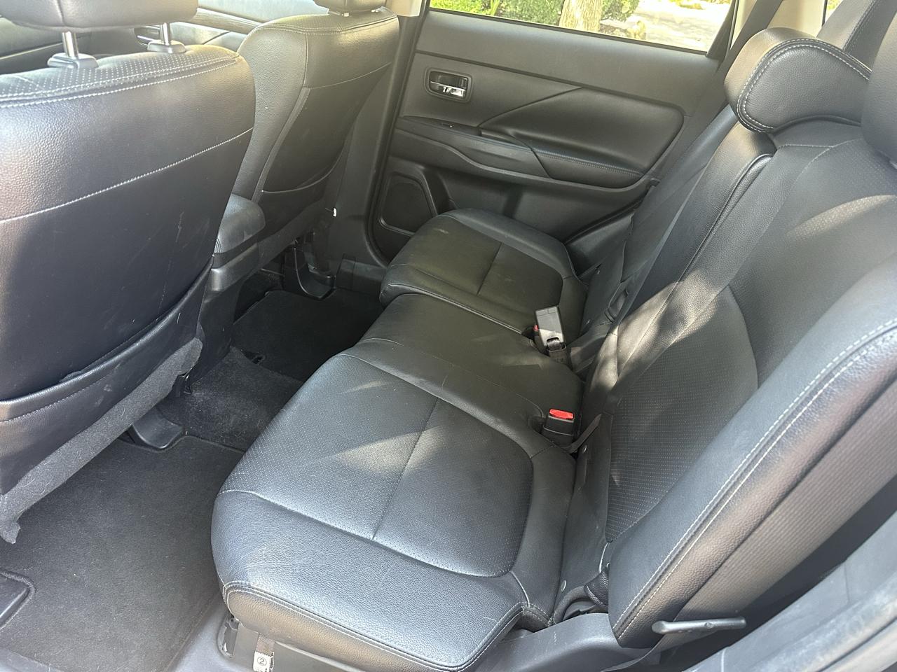 Mitsubishi Outlander SEL FWD 2017