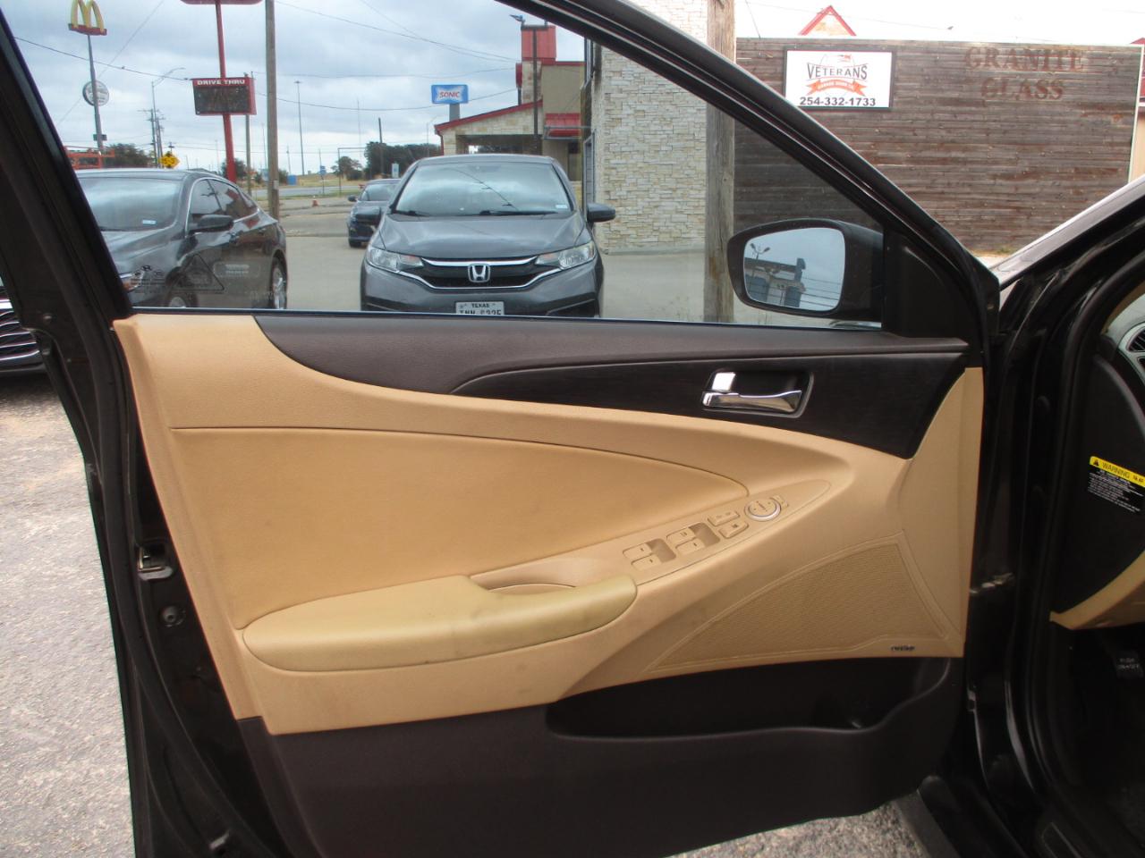 Hyundai Sonata photo 9