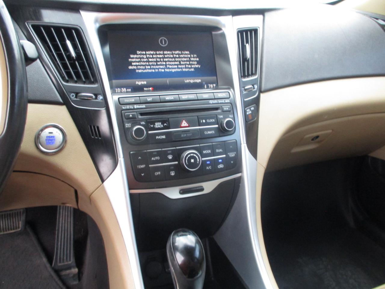 Hyundai Sonata photo 11