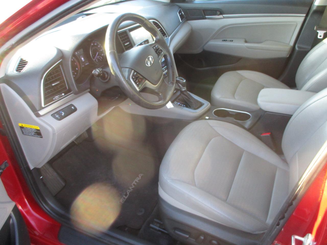 Hyundai Elantra Limited 2.0L Auto (Ulsan) 2017