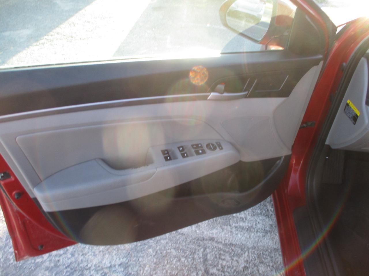 Hyundai Elantra Limited 2.0L Auto (Ulsan) 2017