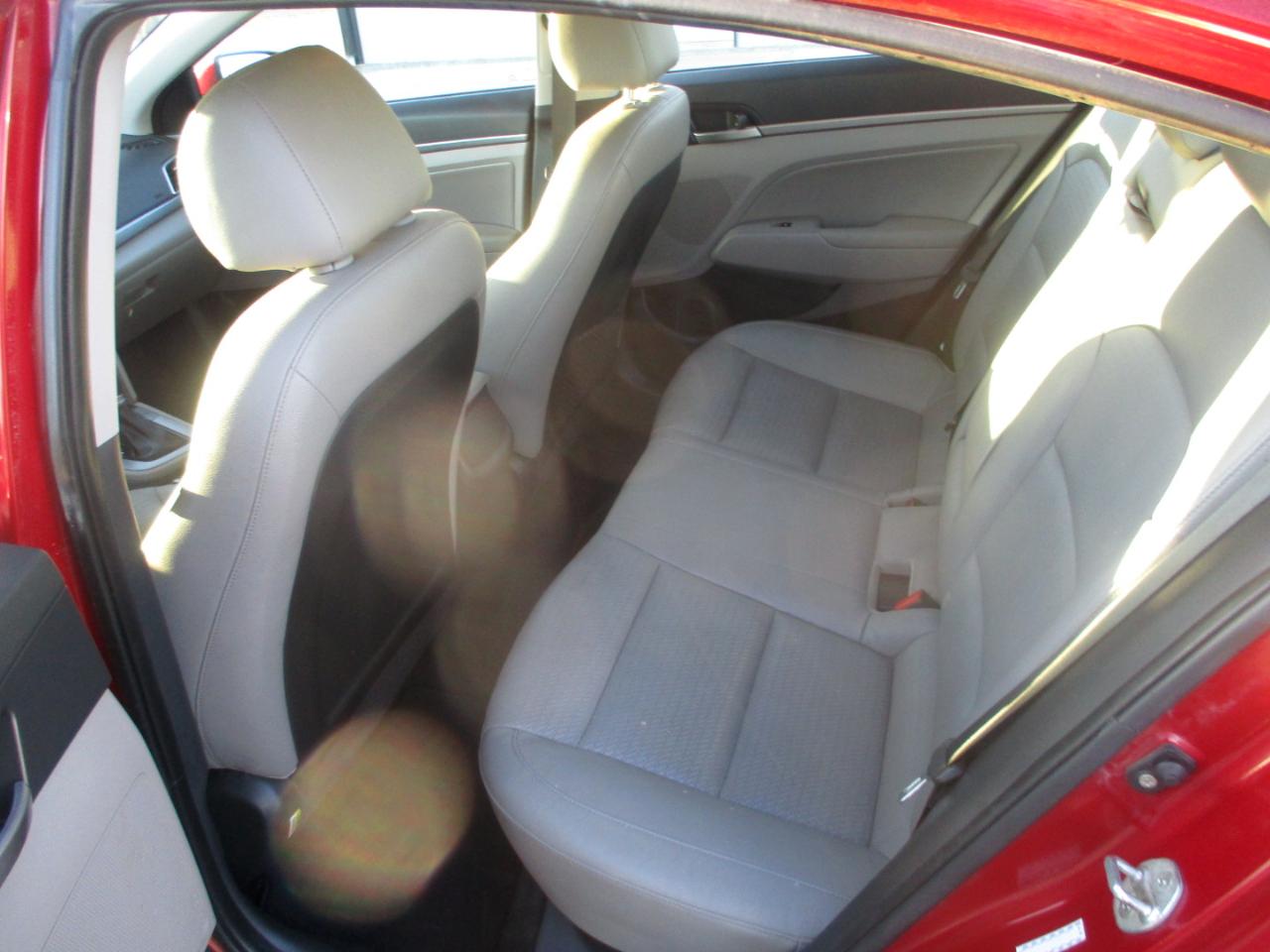 Hyundai Elantra Limited 2.0L Auto (Ulsan) 2017