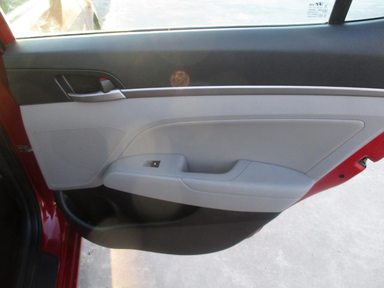 Hyundai Elantra Limited 2.0L Auto (Ulsan) 2017