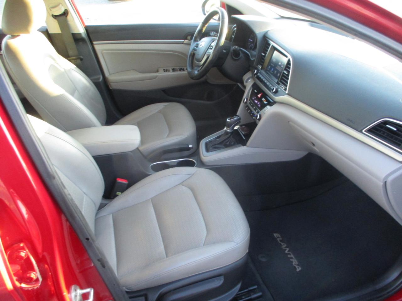 Hyundai Elantra Limited 2.0L Auto (Ulsan) 2017