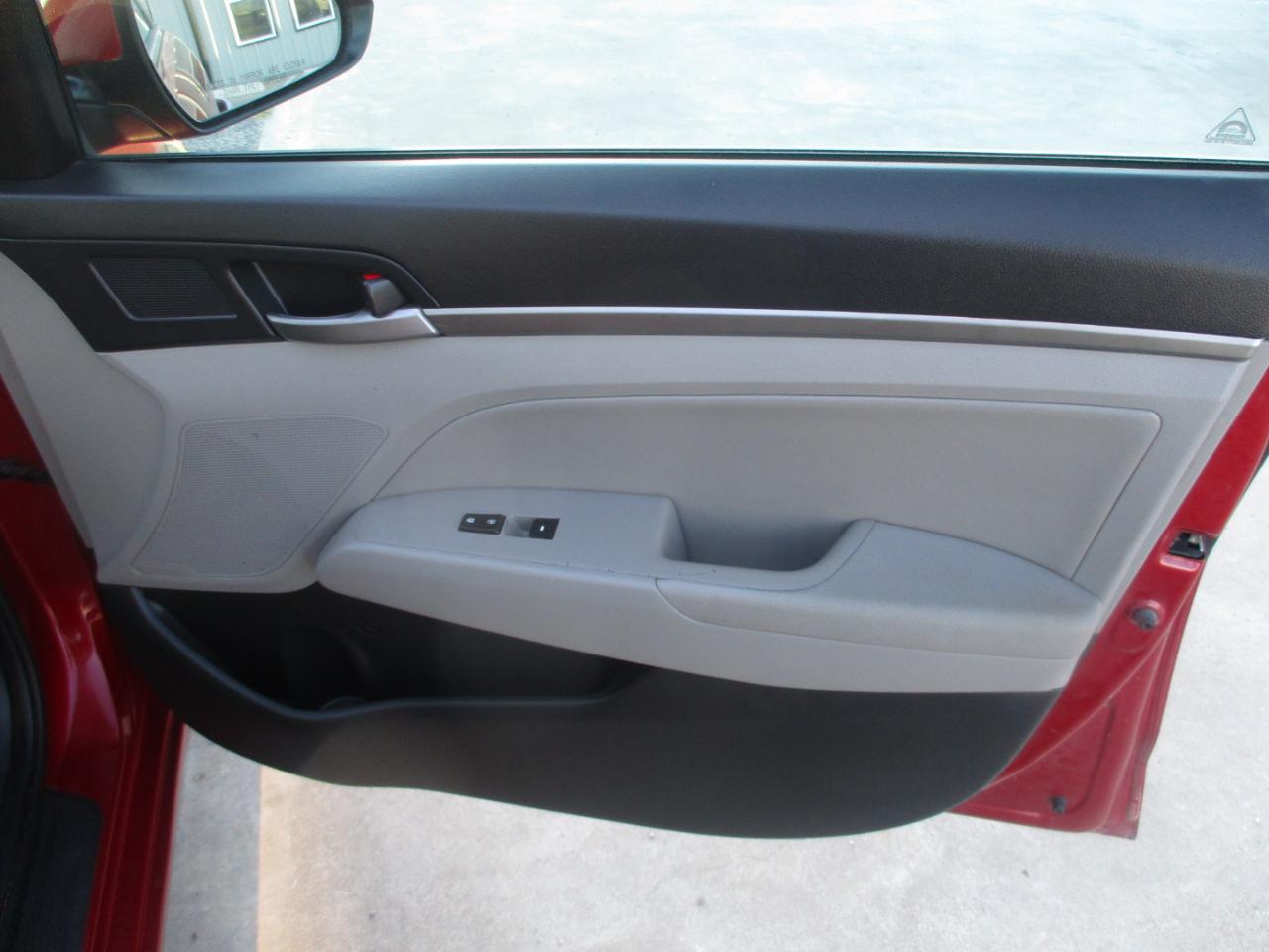 Hyundai Elantra Limited 2.0L Auto (Ulsan) 2017