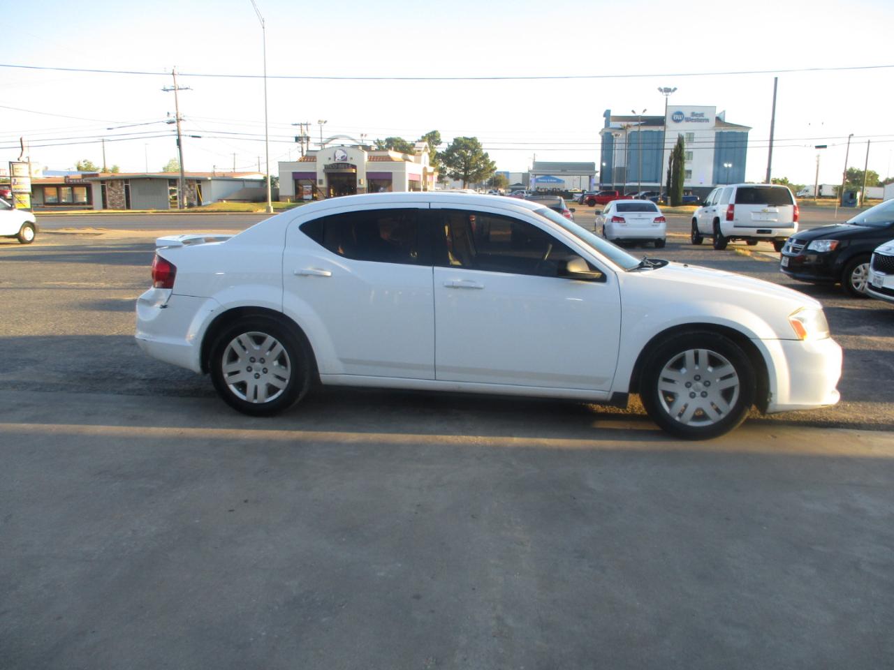 Dodge Avenger 4dr Sdn SE V6 2013