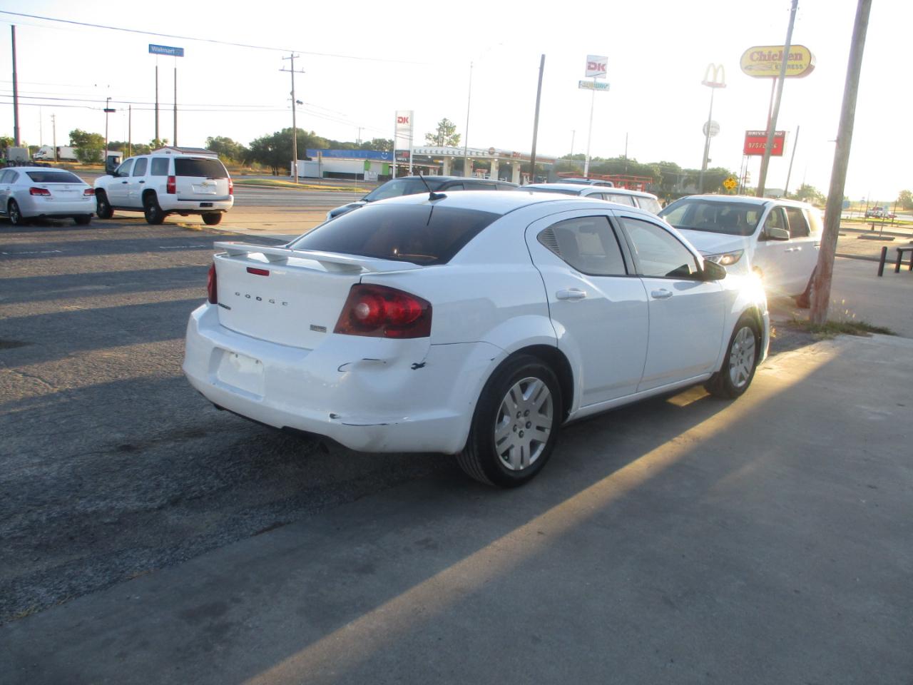 Dodge Avenger 4dr Sdn SE V6 2013