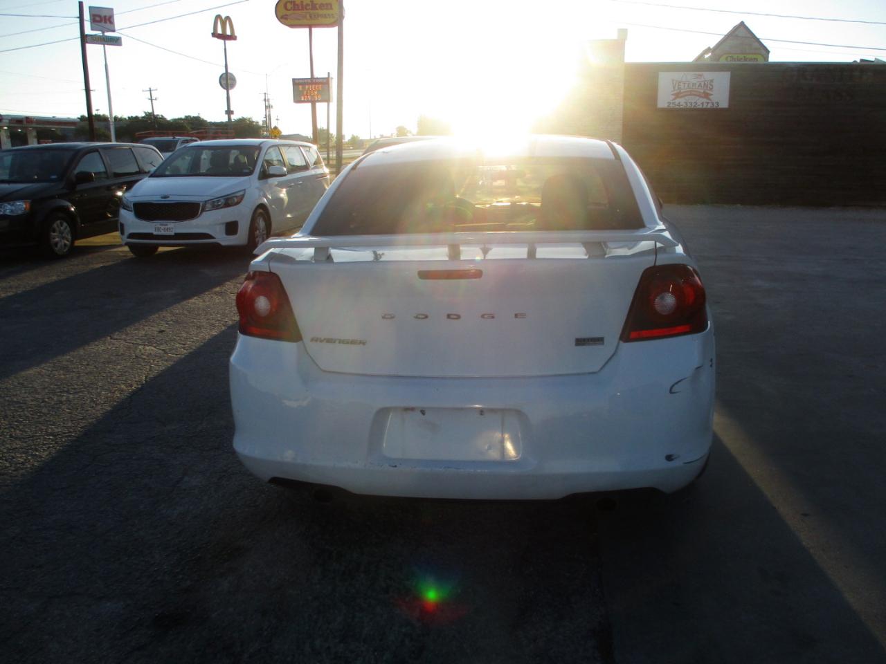 Dodge Avenger 4dr Sdn SE V6 2013