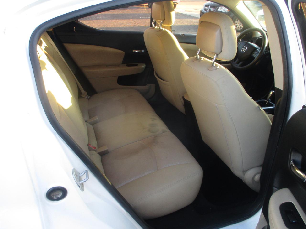 Dodge Avenger 4dr Sdn SE V6 2013