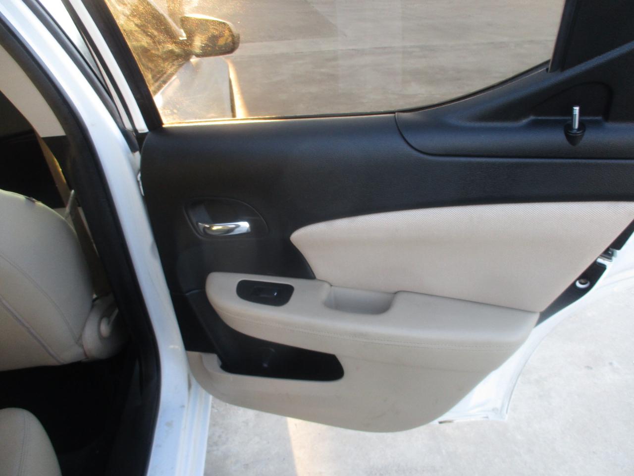 Dodge Avenger 4dr Sdn SE V6 2013