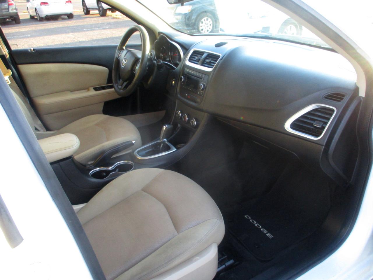 Dodge Avenger 4dr Sdn SE V6 2013
