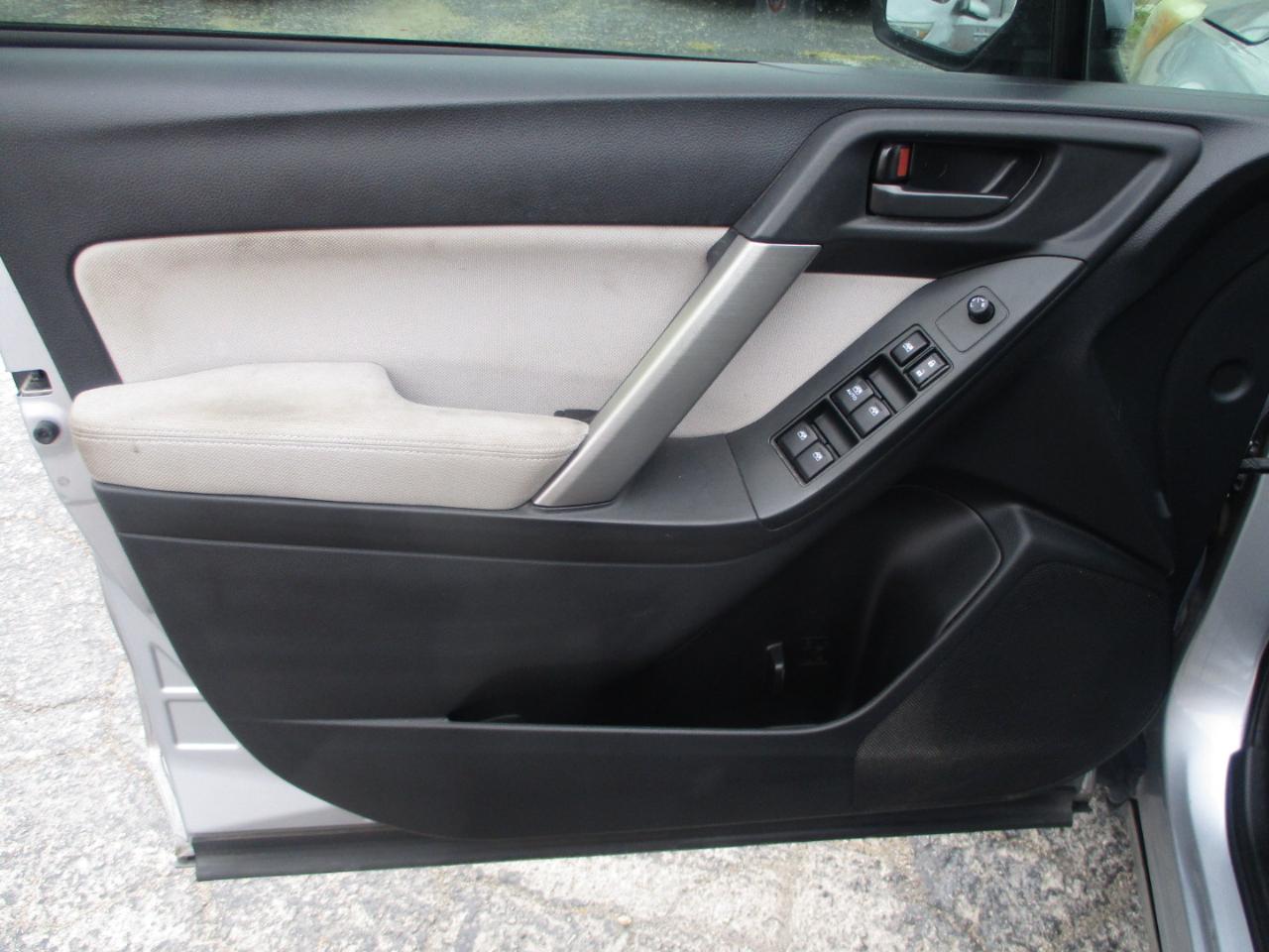 Subaru Forester photo 11