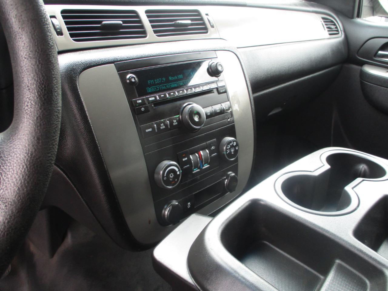Chevrolet Tahoe photo 11
