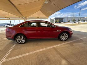 Ford Taurus 4dr Sdn Limited FWD 2015
