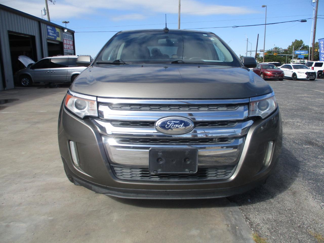 Ford Edge photo 2