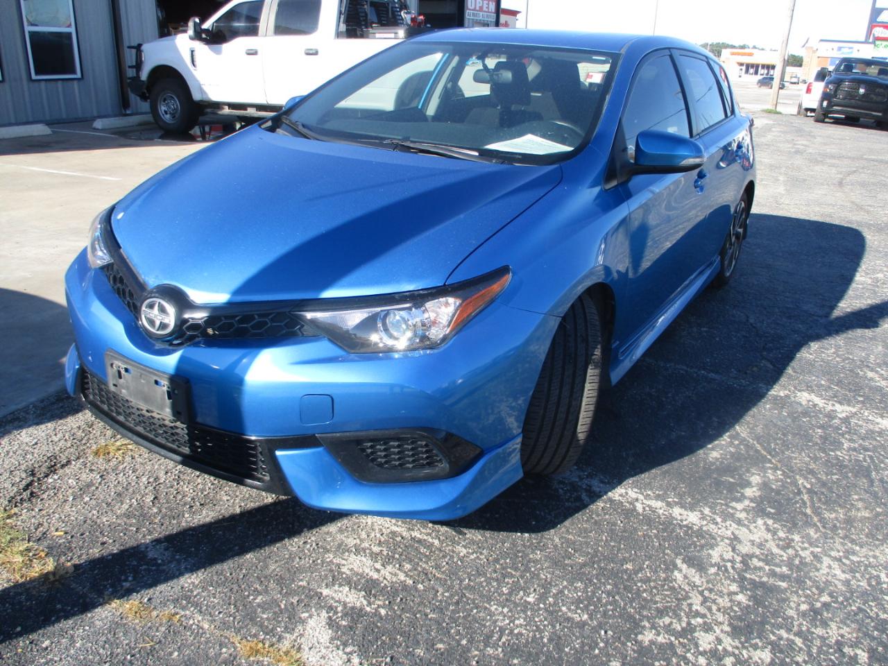 2016 Scion iM 5dr HB