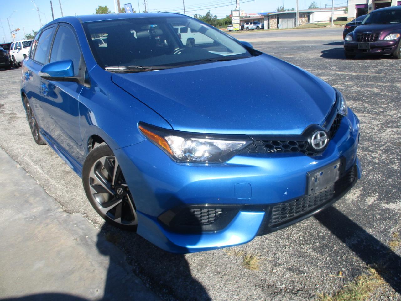 Scion iM photo 3