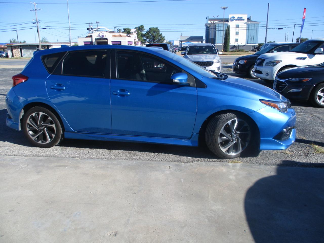 Scion iM photo 4
