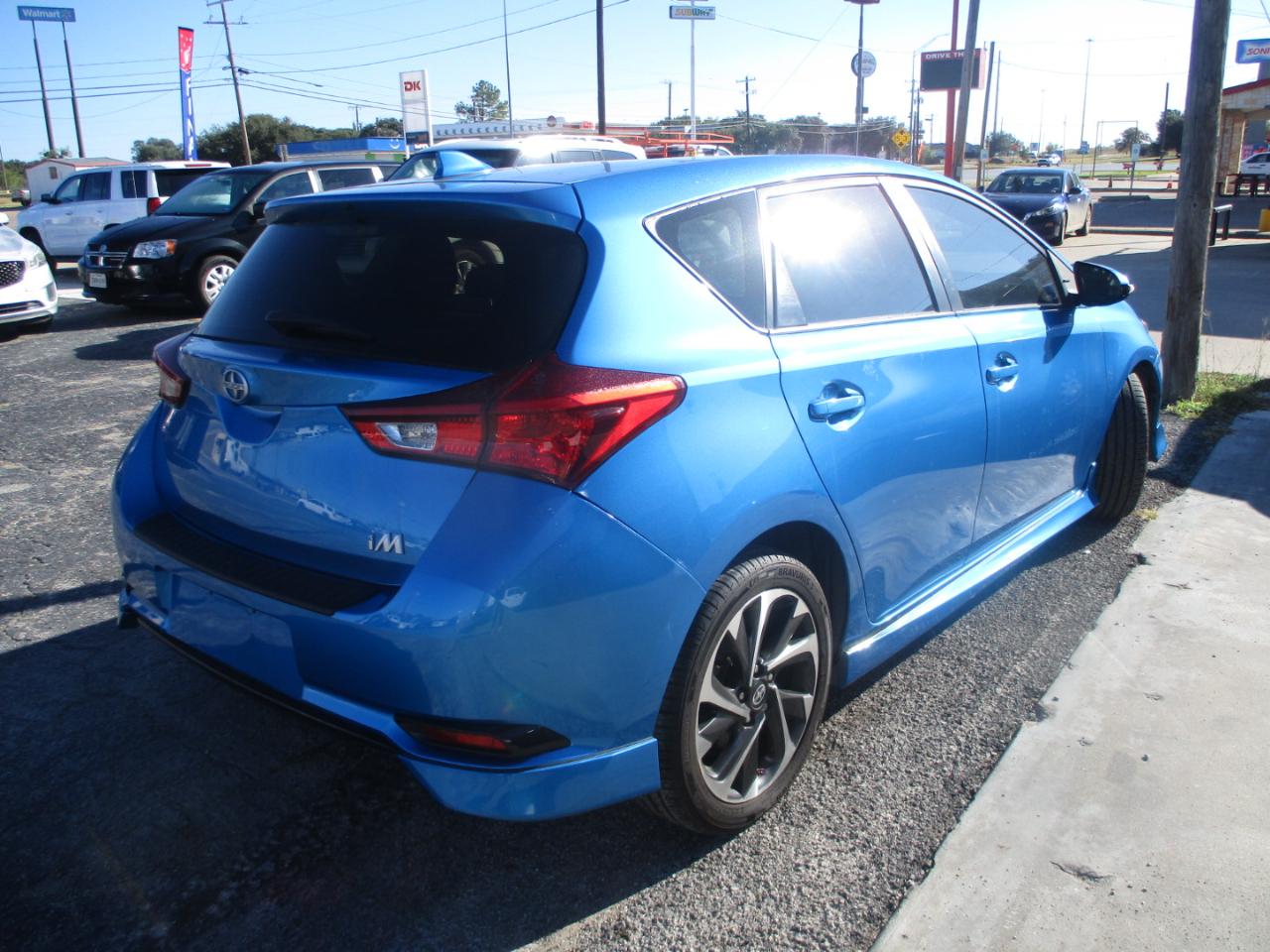 Scion iM photo 5