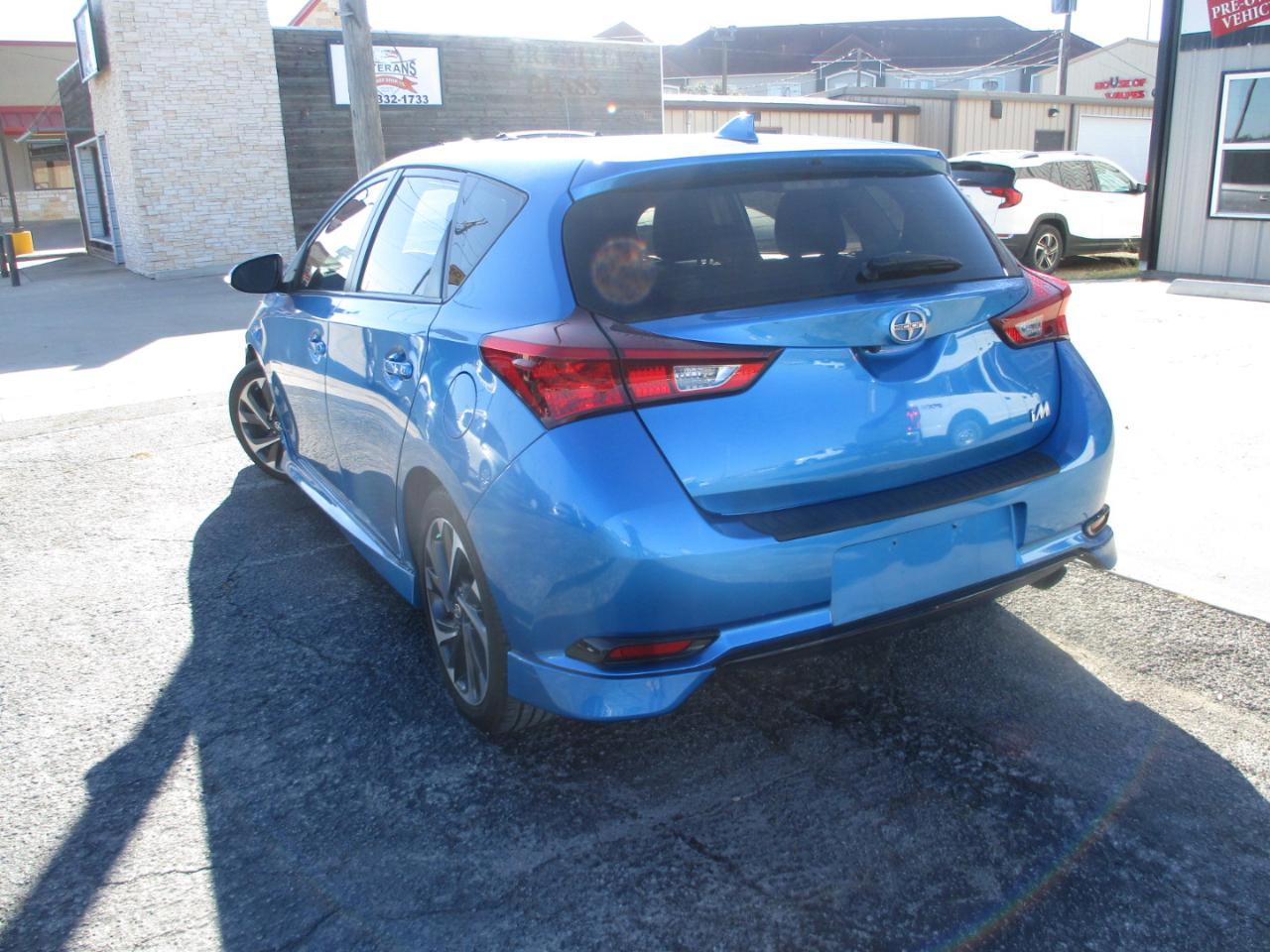 Scion iM photo 7
