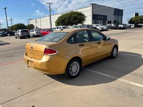 Ford Focus 4dr Sdn SE 2009