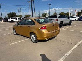 Ford Focus 4dr Sdn SE 2009