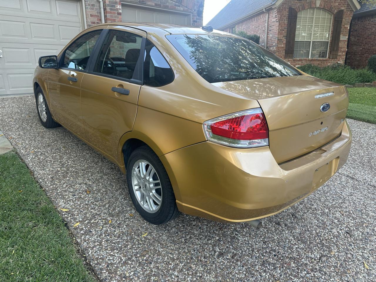 Ford Focus 4dr Sdn SE 2009