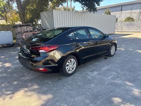Hyundai Elantra SE 2020