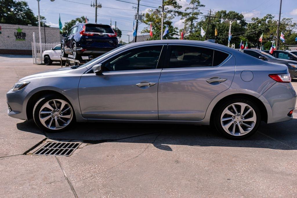 Acura ILX 8-Spd AT 2016