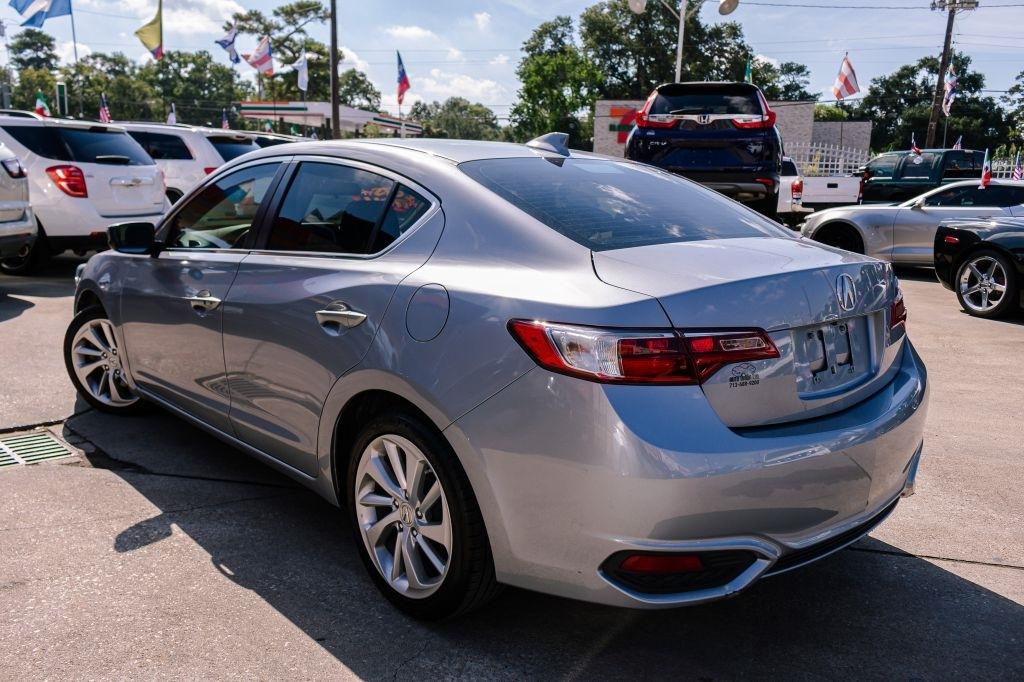 Acura ILX 8-Spd AT 2016