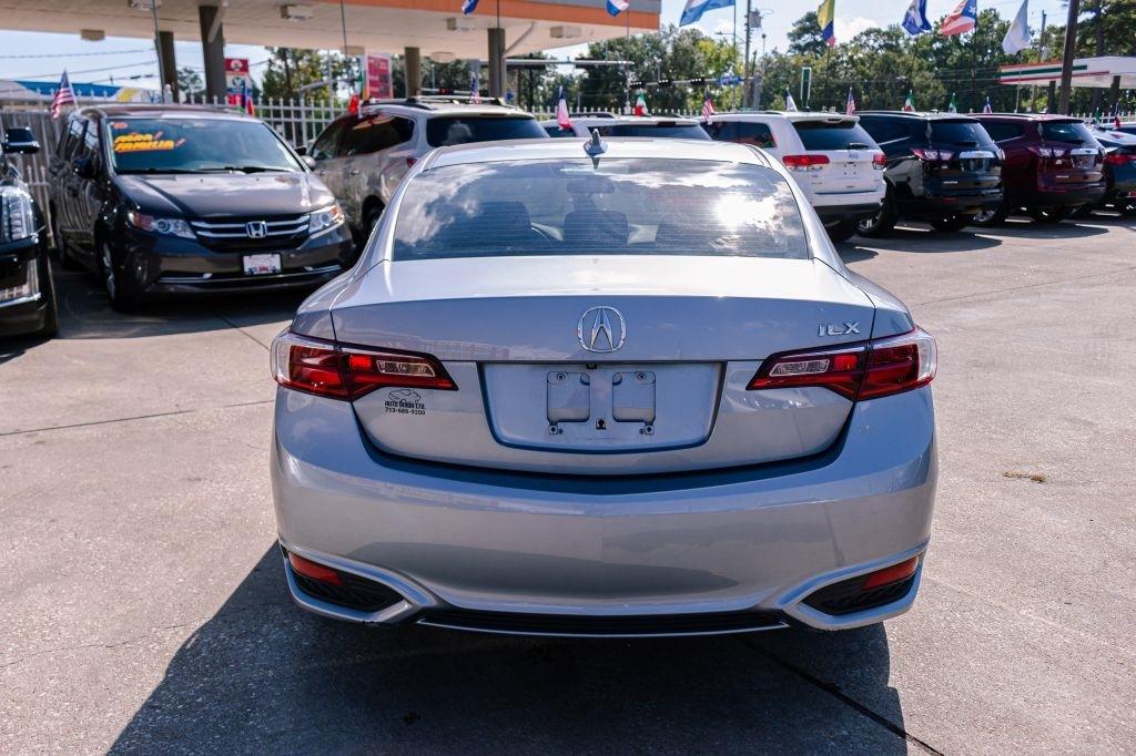 Acura ILX 8-Spd AT 2016