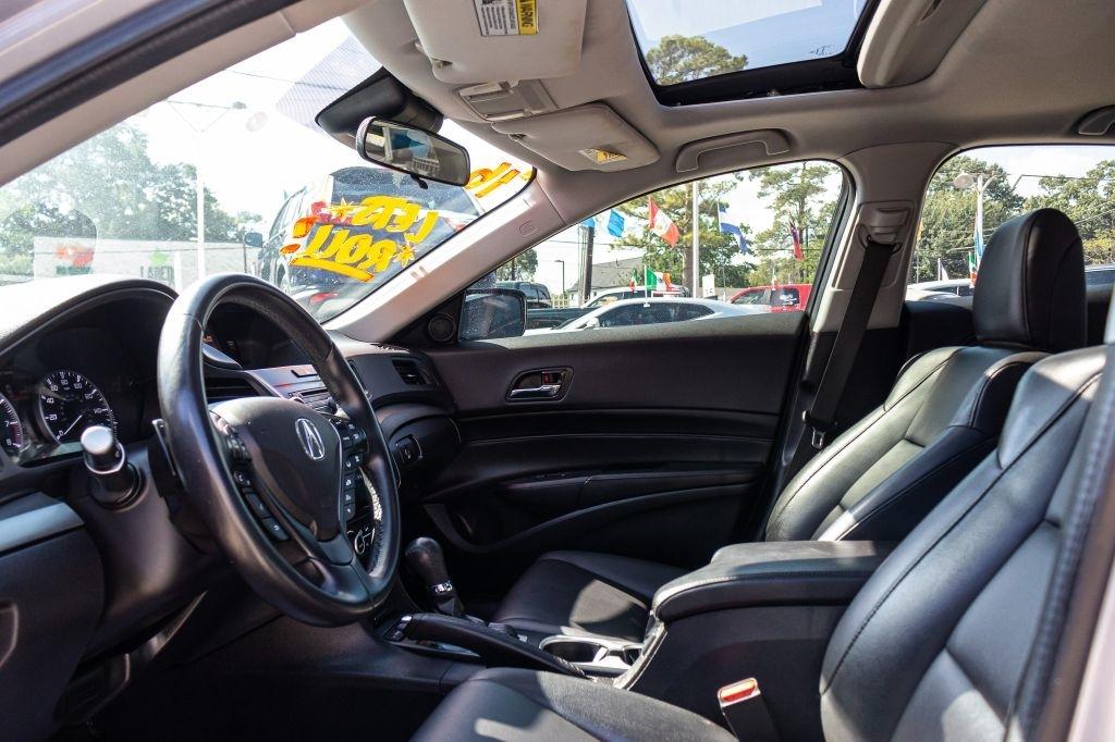 Acura ILX 8-Spd AT 2016