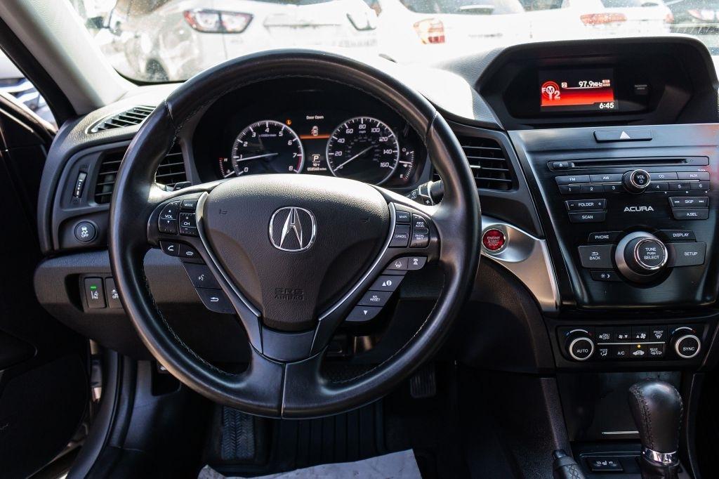 Acura ILX 8-Spd AT 2016